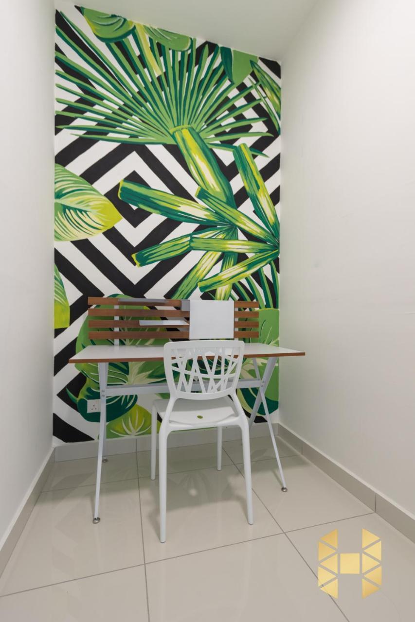 Holi Southkey Art Suite Johor Bahru Kültér fotó